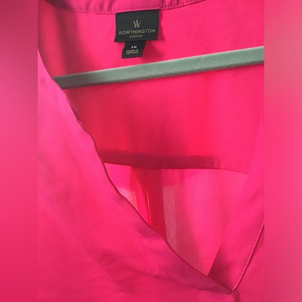 Worthington Fuchsia V-Neck Top